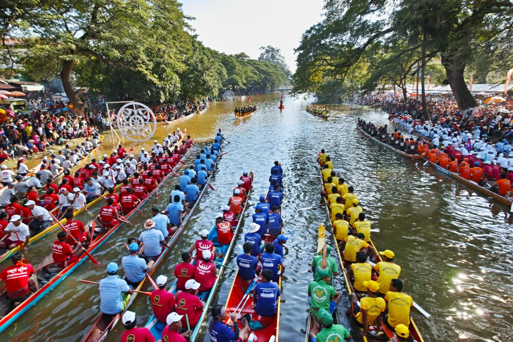 【シェムリアップ2018】カンボジアの水祭りに遭遇する